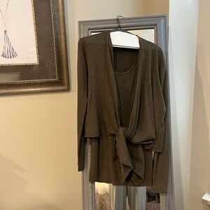 Karen Kane XL. Tank with Sweater